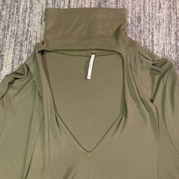 Free People Womens XS Uptown Turtleneck Top Olive Green Ribbed Stretchy Knit - Picture 2 of 7